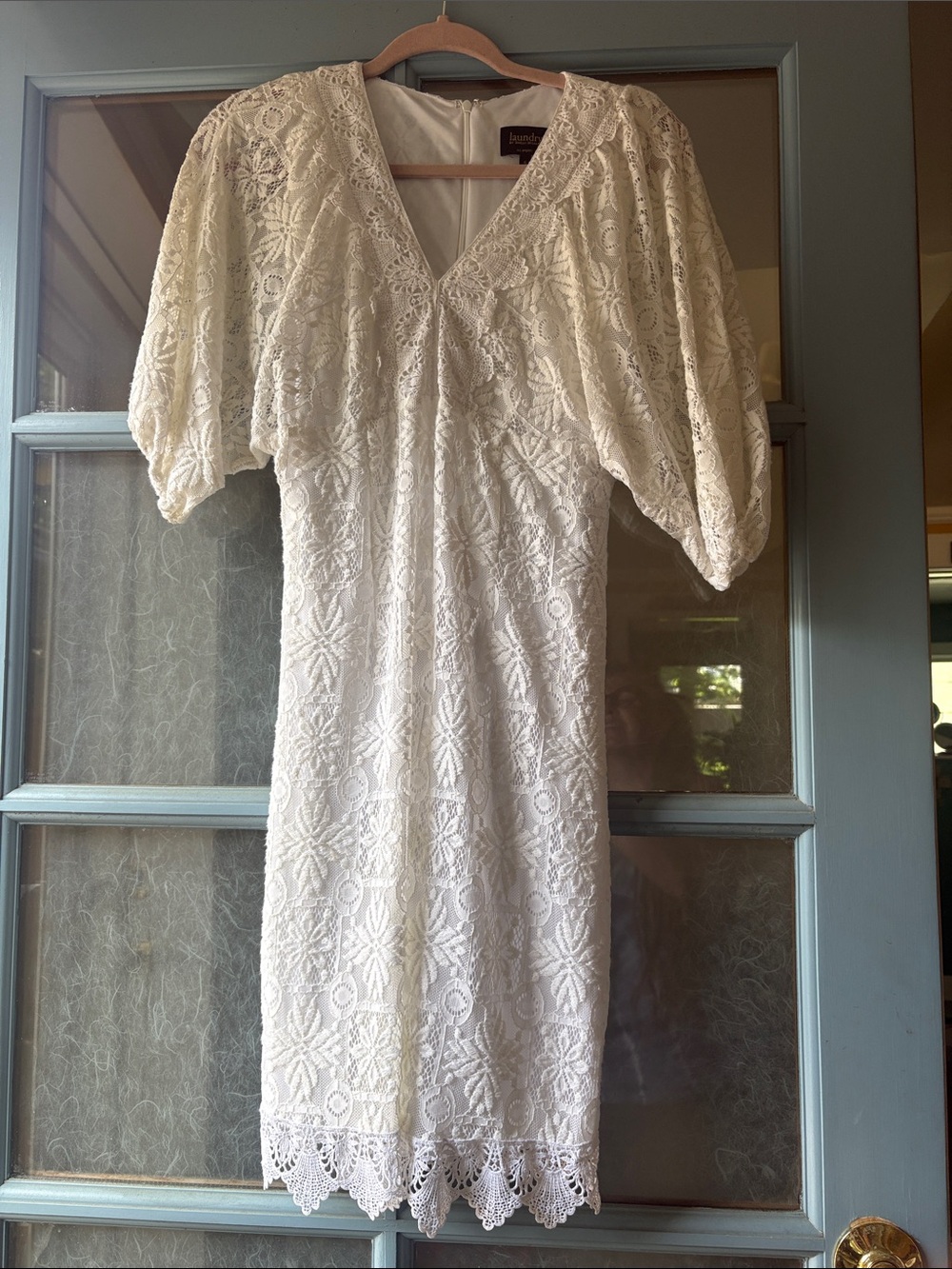Laundry by Shelli Segal Los Angeles off white lace dress 6